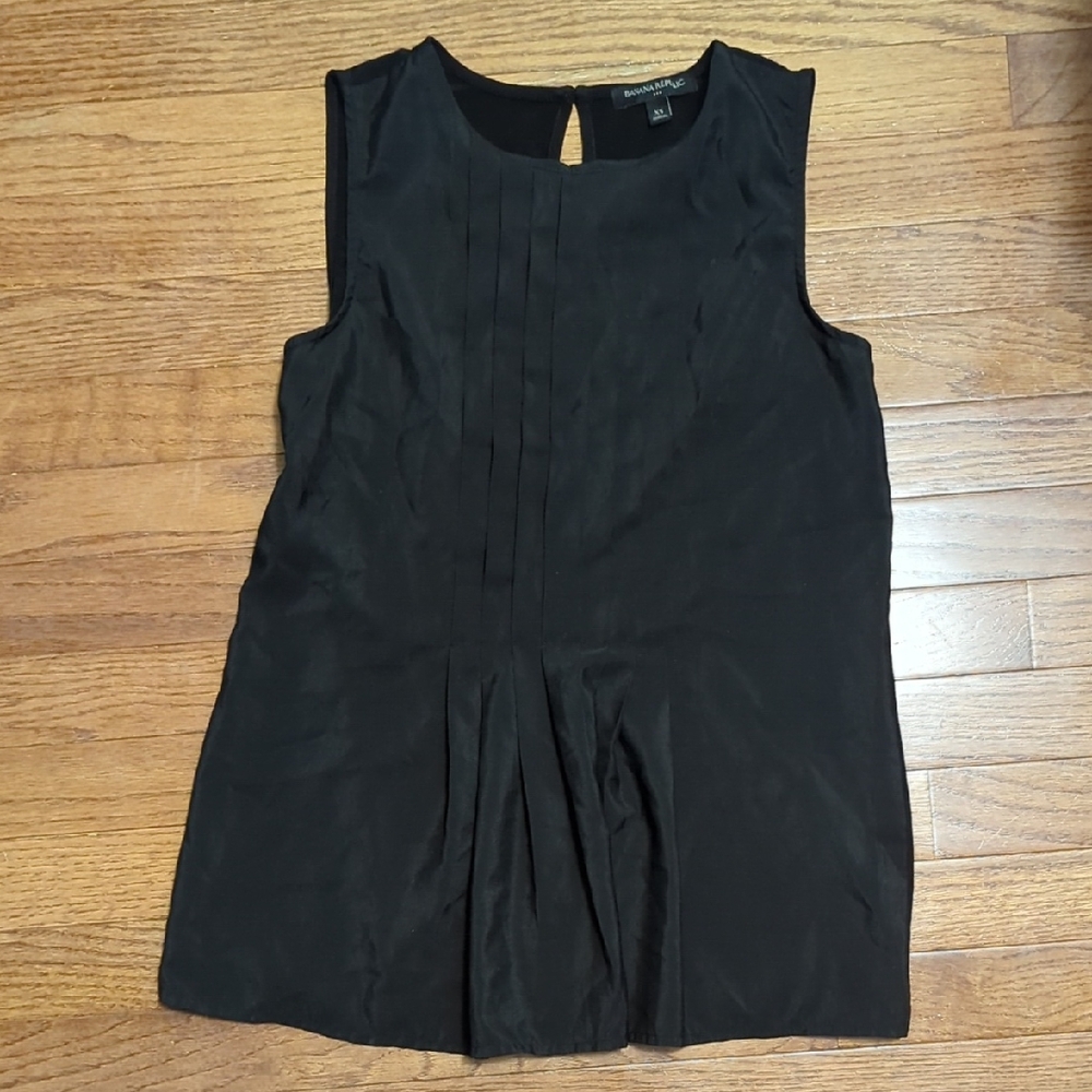 Banana Republic Black Sleeveless Pleated Top - Sz XS